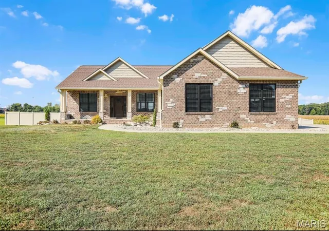 Photo 1 of Single family home for sale at 8357 Maple Grv Rd, Troy, IL 62294 | MLS# MIS26063730 | Listing updated on 2026-10-14