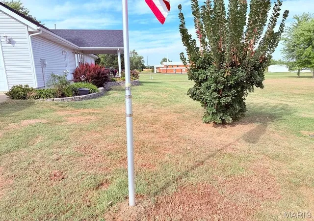 Photo 3 of Single family home for sale at 200 N Columbus St, Montgomery City, MO 63361 | MLS# MIS26063731 | Listing updated on 2026-10-02