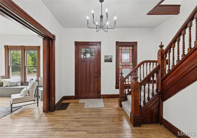 Photo 3 of Single family home for sale at 3010 College Ave, Alton, IL 62002 | MLS# MIS26063732 | Listing updated on 2026-10-02
