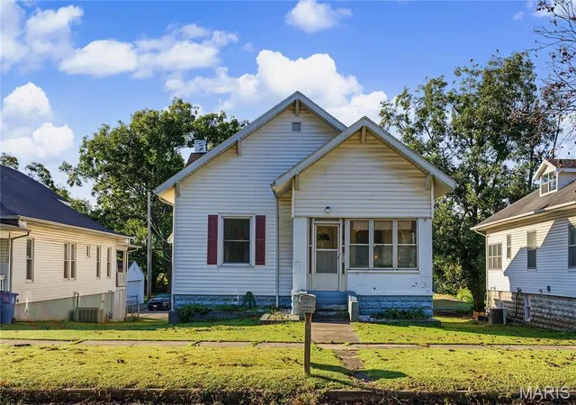 Photo 1 of Single family home for sale at 407 E Maple St, Scott City, MO 63780 | MLS# MIS26063733 | Listing updated on 2026-10-09