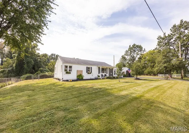 Photo 1 of Single family home for sale at 211 3rd Street, Collinsville, IL 62234 | MLS# MIS26063734 | Listing updated on 2026-10-05