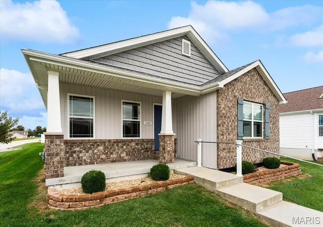 Photo 2 of Single family home for sale at 1768 Old Park Ln, Belleville, IL 62226 | MLS# MIS26063739 | Listing updated on 2026-10-07