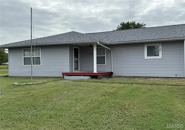 Photo 1 of Single family home for sale at 1501 Muskopf Pl, Dupo, IL 62239 | MLS# MIS26063741 | Listing updated on 2026-10-03