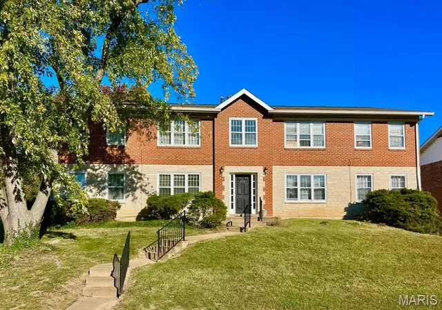 Photo 1 of Multi family home for sale at 612 Thunderbird Ct, Chesterfield, MO 63017 | MLS# MIS26063745 | Listing updated on 2026-10-21