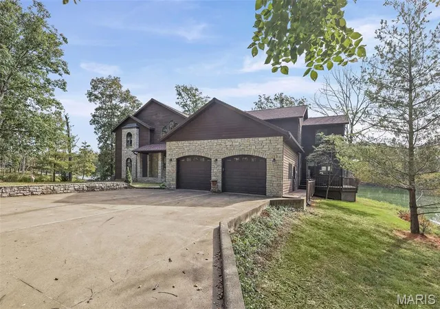 Photo 1 of Single family home for sale at 190 Greenview Rd, Centralia, IL 62801 | MLS# MIS26063751 | Listing updated on 2026-10-03