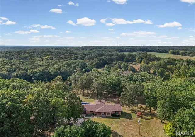 Photo 2 of Single family home for sale at 471 Saint Louis Inn Rd, Saint Clair, MO 63077 | MLS# MIS26063757 | Listing updated on 2026-10-07