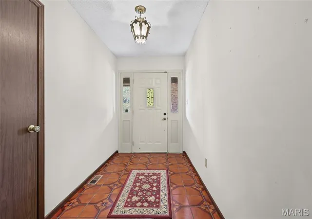 Photo 4 of Single family home for sale at 471 Saint Louis Inn Rd, Saint Clair, MO 63077 | MLS# MIS26063757 | Listing updated on 2026-10-07