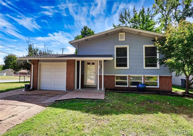 Photo 1 of Single family home for sale at 11808 Boward Ct, Maryland Heights, MO 63043 | MLS# MIS26063760 | Listing updated on 2026-10-03