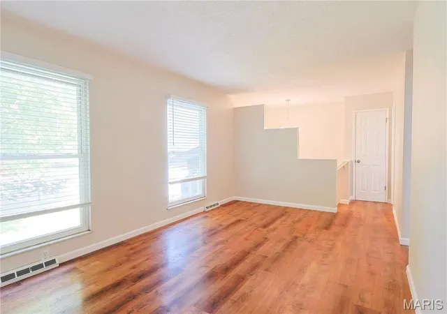 Photo 4 of Single family home for sale at 11808 Boward Ct, Maryland Heights, MO 63043 | MLS# MIS26063760 | Listing updated on 2026-10-03