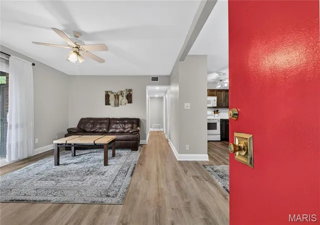 Listing Photo 4 - Condo for sale in building located at 10018 Bunker Hl Dr, St. Louis, MO 63123 - Unit #C