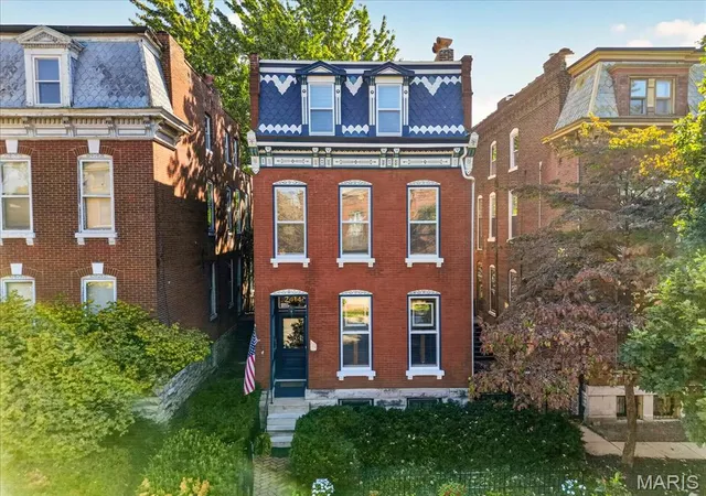 Photo 2 of Single family home for sale at 2414 S 13th Street, Saint Louis, MO 63104 | MLS# MIS26063771 | Listing updated on 2026-10-18