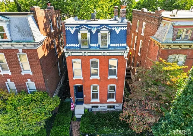 Photo 3 of Single family home for sale at 2414 S 13th Street, Saint Louis, MO 63104 | MLS# MIS26063771 | Listing updated on 2026-10-18
