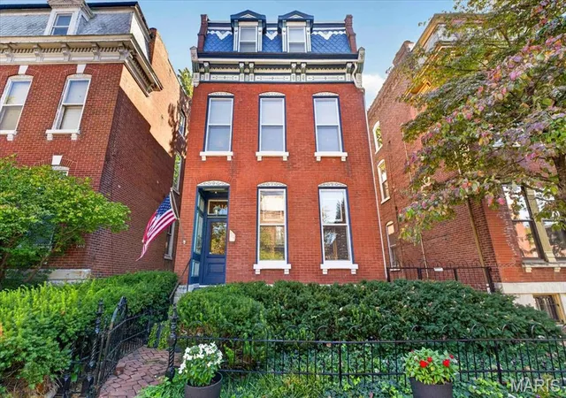 Photo 3 of Single family home for sale at 2414 S 13th Street, Saint Louis, MO 63104 | MLS# MIS26063771 | Listing updated on 2026-10-18