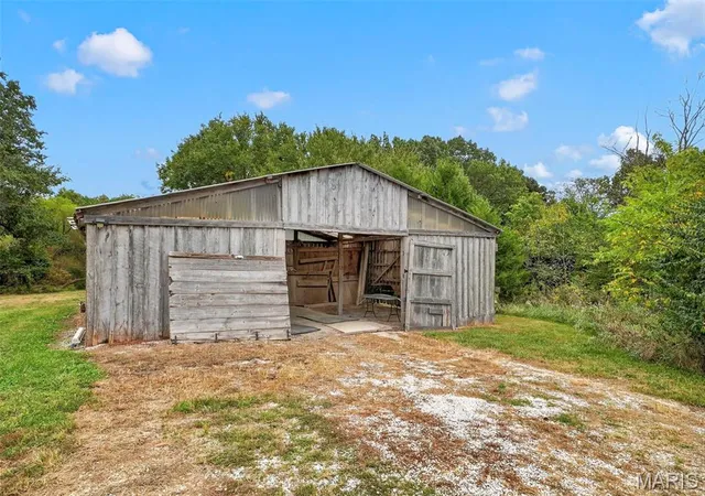 Photo 3 of Manufactured home for sale at 120 Pleasant View Dr, Foley, MO 63347 | MLS# MIS26063782 | Listing updated on 2026-10-03