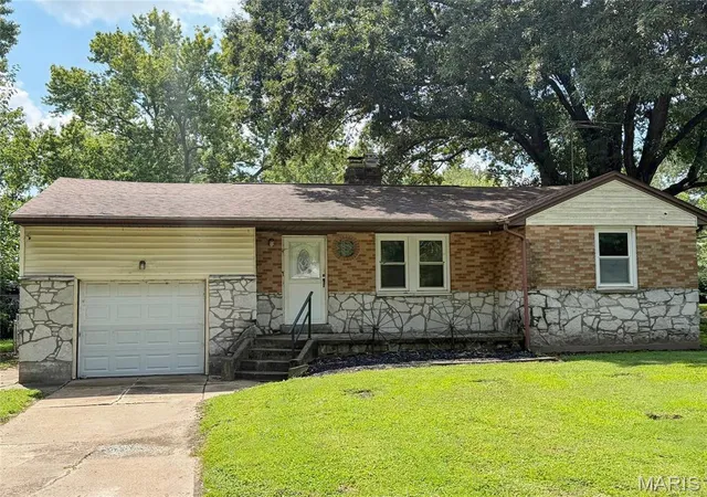 Single family home for sale at 1572 Farmview Ave, Saint Louis, MO 63138 | MLS# MIS26063787
