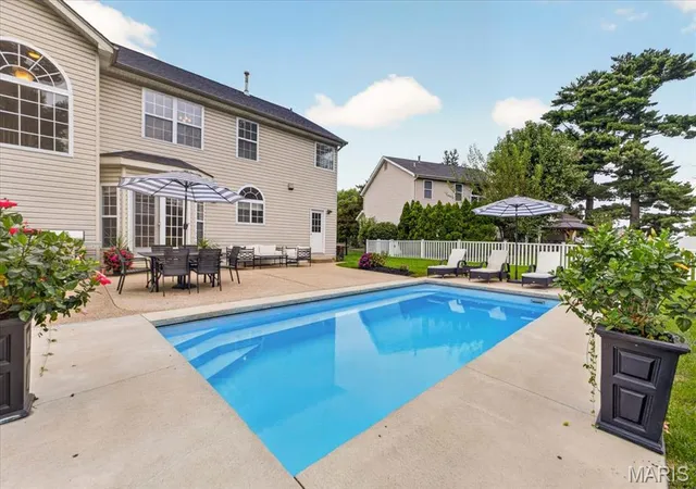 Photo 2 of Single family home for sale at 504 Stirling Pl Dr, Manchester, MO 63021 | MLS# MIS26063793 | Listing updated on 2026-10-05