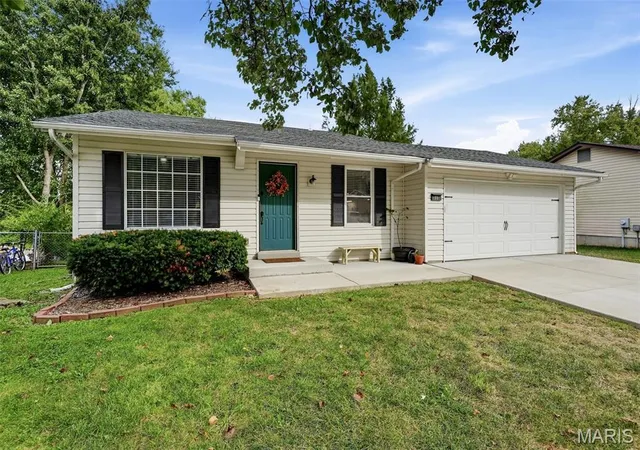 Photo 2 of Single family home for sale at 71 White Doe Ct, Eureka, MO 63025 | MLS# MIS26063797 | Listing updated on 2026-10-07