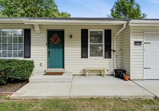 Photo 3 of Single family home for sale at 71 White Doe Ct, Eureka, MO 63025 | MLS# MIS26063797 | Listing updated on 2026-10-07