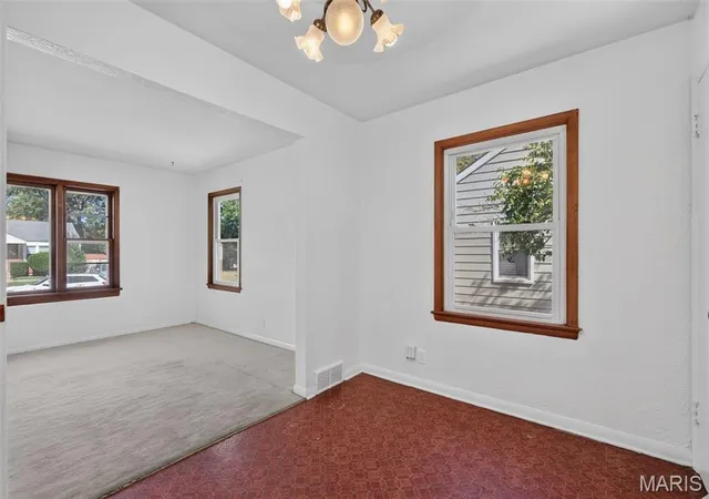 Photo 4 of Single family home for sale at 9820 Meadow View Dr, Saint Louis, MO 63114 | MLS# MIS26063801 | Listing updated on 2026-10-04