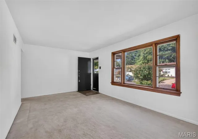 Photo 3 of Single family home for sale at 9820 Meadow View Dr, Saint Louis, MO 63114 | MLS# MIS26063801 | Listing updated on 2026-10-04