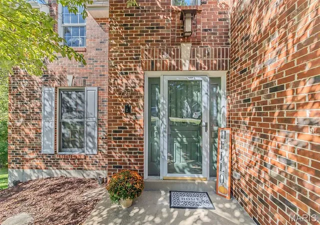 Photo 4 of Single family home for sale at 727 Heatherstone Dr, High Ridge, MO 63049 | MLS# MIS26063803 | Listing updated on 2026-10-09