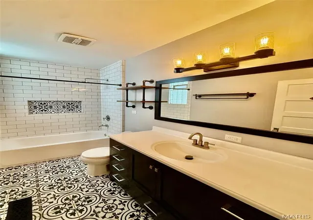 Photo 3 of Single family home for sale at 5425 Odell St, Saint Louis, MO 63139 | MLS# MIS26063805 | Listing updated on 2026-10-08