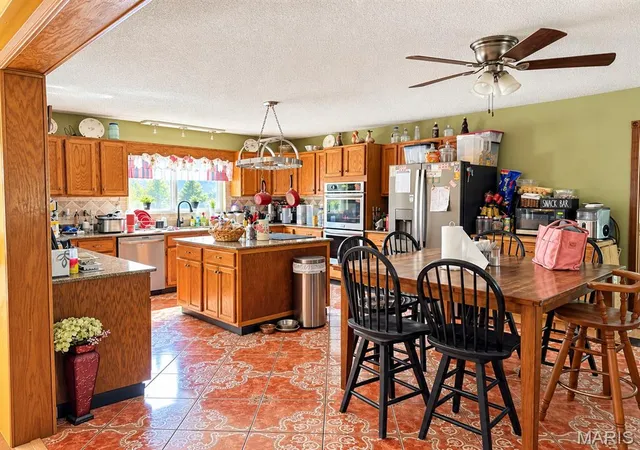 Photo 4 of Single family home for sale at 3800 Sand Crk Rd, Farmington, MO 63640 | MLS# MIS26063811 | Listing updated on 2026-10-25