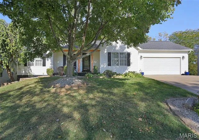 Photo 4 of Single family home for sale at 2105 Brookview Ct, Washington, MO 63090 | MLS# MIS26063812 | Listing updated on 2026-10-22