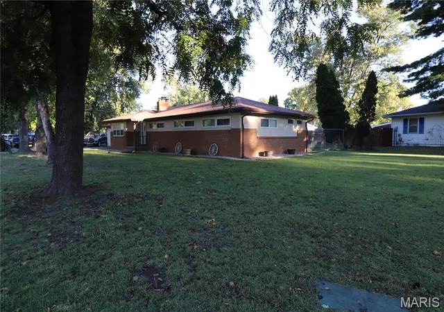 Photo 2 of Single family home for sale at 501 Old Caseyville Rd, Caseyville, IL 62232 | MLS# MIS26063816 | Listing updated on 2026-10-22