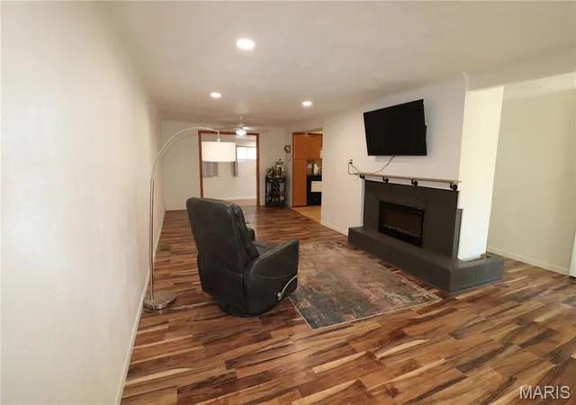 Photo 3 of Single family home for sale at 501 Old Caseyville Rd, Caseyville, IL 62232 | MLS# MIS26063816 | Listing updated on 2026-10-22
