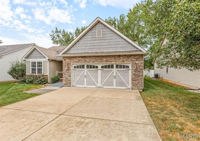 Photo 3 of Single family home for sale at 386 Blossom Hl Ln, Farmington, MO 63640 | MLS# MIS26063817 | Listing updated on 2026-10-03