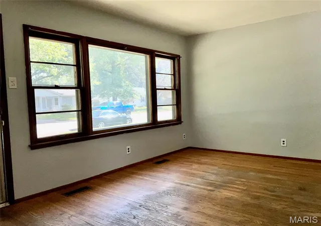 Photo 3 of Single family home for sale at 3221 Aubrey Ave, Granite City, IL 62040 | MLS# MIS26063824 | Listing updated on 2026-10-04