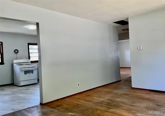 Photo 4 of Single family home for sale at 3221 Aubrey Ave, Granite City, IL 62040 | MLS# MIS26063824 | Listing updated on 2026-10-04