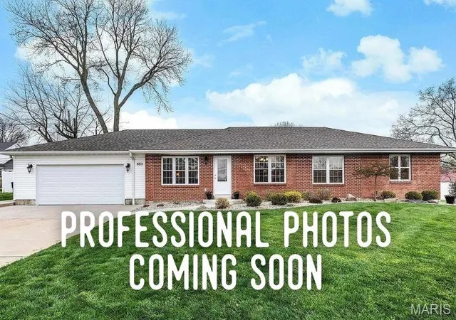 Photo 1 of Sale Pending at 8811 Watson Woods Ct, Saint Louis, MO 63126 | MLS# MIS26063825 | Listing updated on 2026-10-05