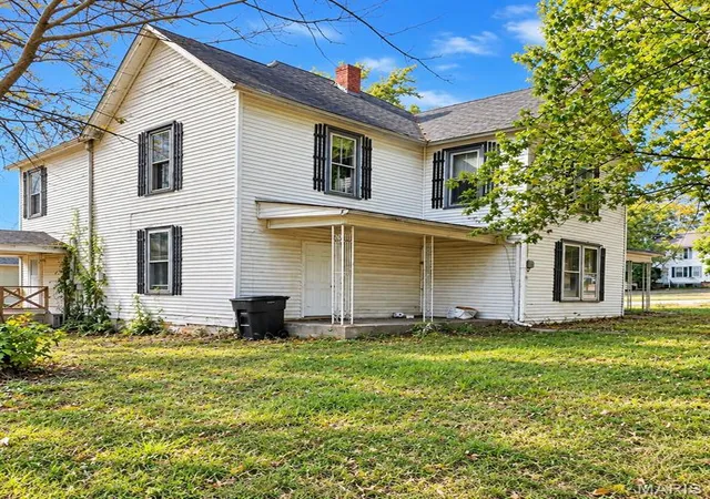 Photo 1 of Single family home for sale at 910 W Cherry St, Troy, MO 63379 | MLS# MIS26063827 | Listing updated on 2026-10-06