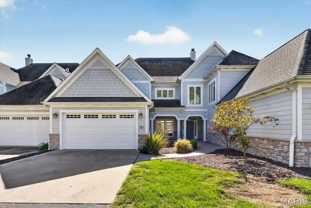 Listing Photo 2 - Condo for sale in 809 Wind Rivers Dr located at 809 Wind Rivers Dr, Grafton, IL 62037 - Unit 809 Wind Rivers Dr