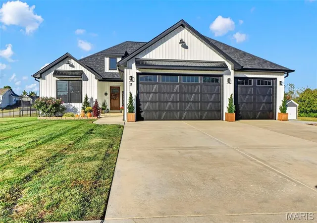 Photo 1 of Single family home for sale at 11 White Birch Ct, Troy, MO 63379 | MLS# MIS26063840 | Listing updated on 2026-10-09
