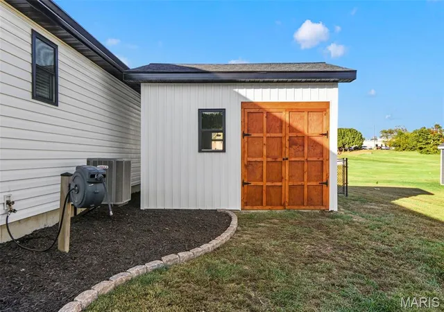 Photo 3 of Single family home for sale at 11 White Birch Ct, Troy, MO 63379 | MLS# MIS26063840 | Listing updated on 2026-10-09