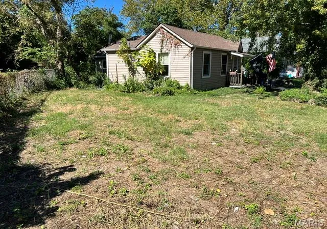 Photo 3 of Single family home for sale at 3341 Dix Ave, Saint Louis, MO 63114 | MLS# MIS26063848 | Listing updated on 2026-10-04