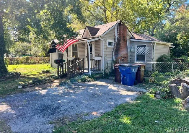 Photo 4 of Single family home for sale at 3341 Dix Ave, Saint Louis, MO 63114 | MLS# MIS26063848 | Listing updated on 2026-10-04