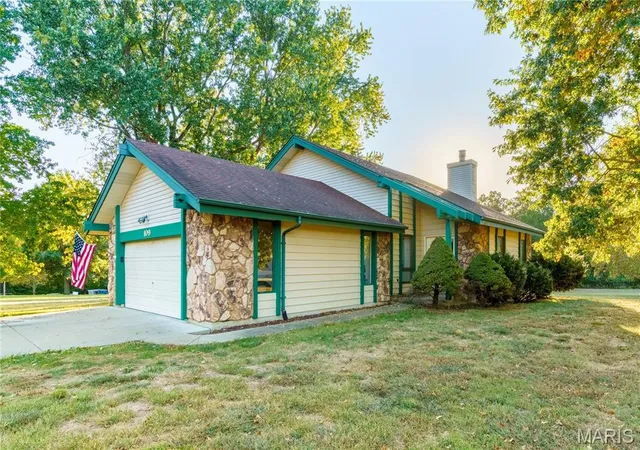 Photo 1 of Sale Pending at 109 Osage Way, Weldon Spring, MO 63304 | MLS# MIS26063854 | Listing updated on 2026-10-17