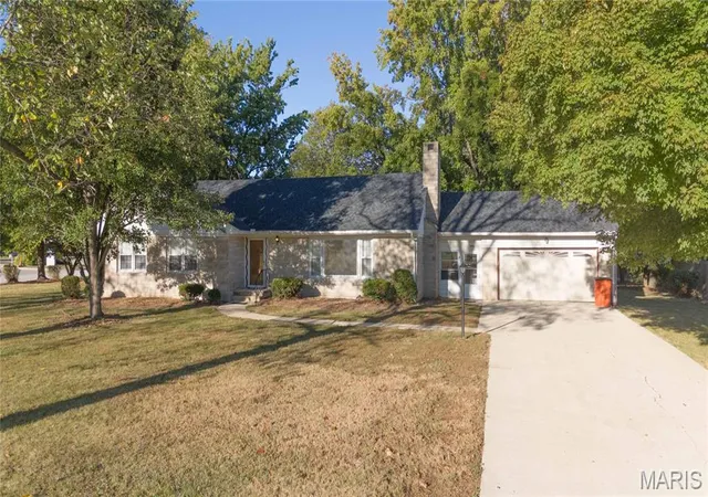 Photo 1 of Single family home for sale at 1005 N 7th Street, Vandalia, IL 62471 | MLS# MIS26063858 | Listing updated on 2026-10-05