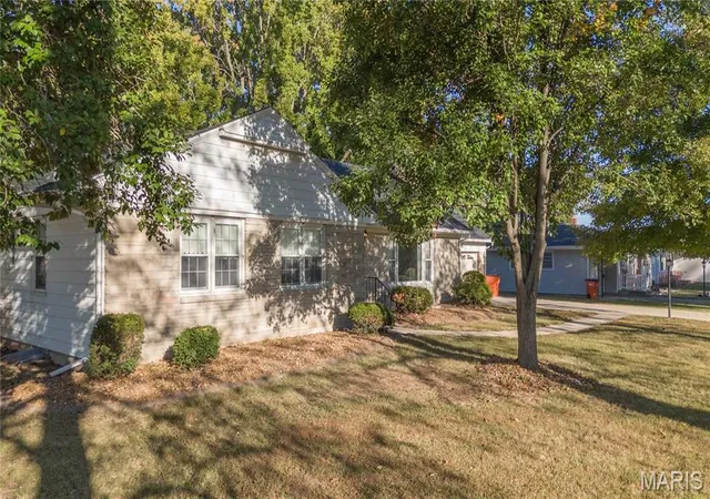 Photo 3 of Single family home for sale at 1005 N 7th Street, Vandalia, IL 62471 | MLS# MIS26063858 | Listing updated on 2026-10-05