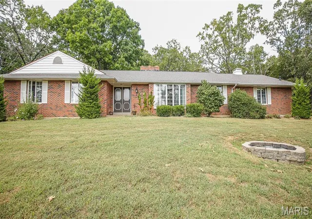 Photo 1 of Single family home for sale at 12901 Mohawk Dr, De Soto, MO 63020 | MLS# MIS26063863 | Listing updated on 2026-10-05