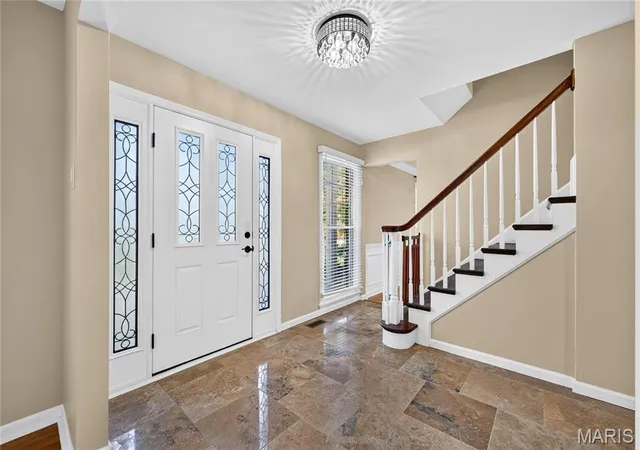 Photo 4 of Single family home for sale at 12120 Hibler Dr, Saint Louis, MO 63141 | MLS# MIS26063868 | Listing updated on 2026-10-21