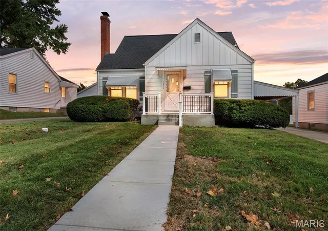 Single family home for sale at 1022 Pike St, Saint Charles, MO 63301 | MLS# MIS26063874 | Listing updated on 2026-10-05