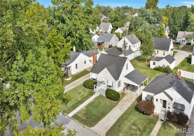 Photo 1 of Single family home for sale at 1022 Pike St, Saint Charles, MO 63301 | MLS# MIS26063874 | Listing updated on 2026-10-05