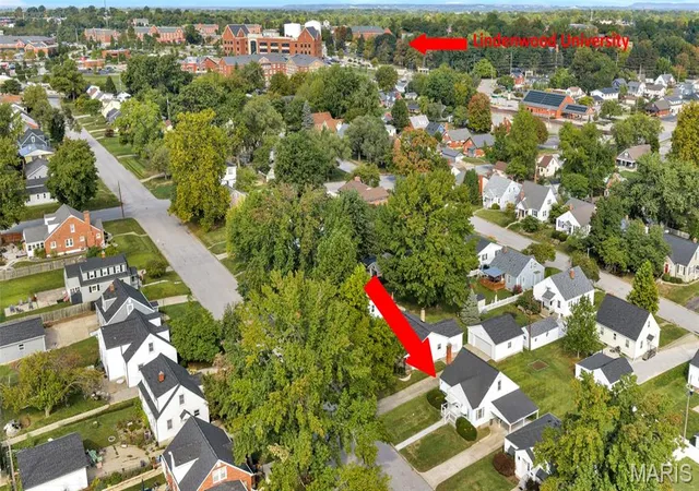 Photo 3 of Single family home for sale at 1022 Pike St, Saint Charles, MO 63301 | MLS# MIS26063874 | Listing updated on 2026-10-05