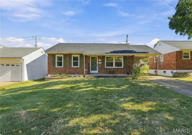 Photo 3 of Single family home for sale at 3817 Upton St, Saint Louis, MO 63116 | MLS# MIS26063884 | Listing updated on 2026-10-19