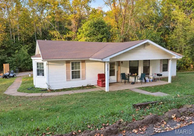 Single family home for sale at 3105 Harris Rd, Bonne Terre, MO 63628 | MLS# MIS26063891 | Listing updated on 2026-10-14